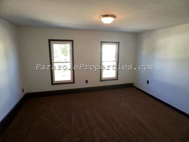 Building Photo - 402 E Market St