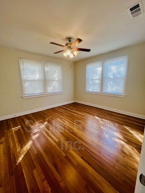 Building Photo - 3215 Nashville Ave