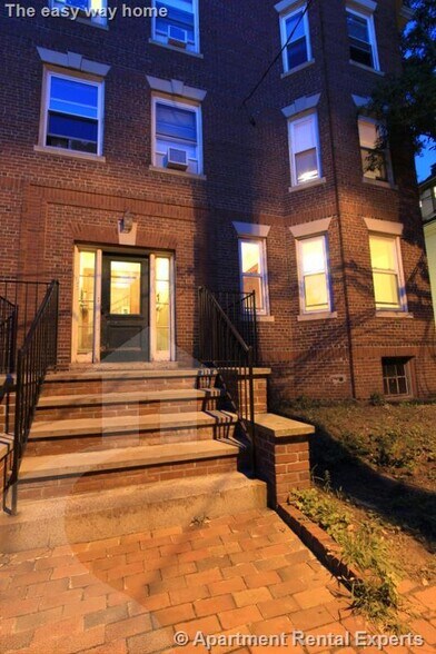 Building Photo - 9 Fairfield St