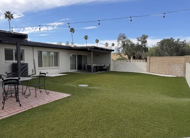 Building Photo - 6311 N 74th St