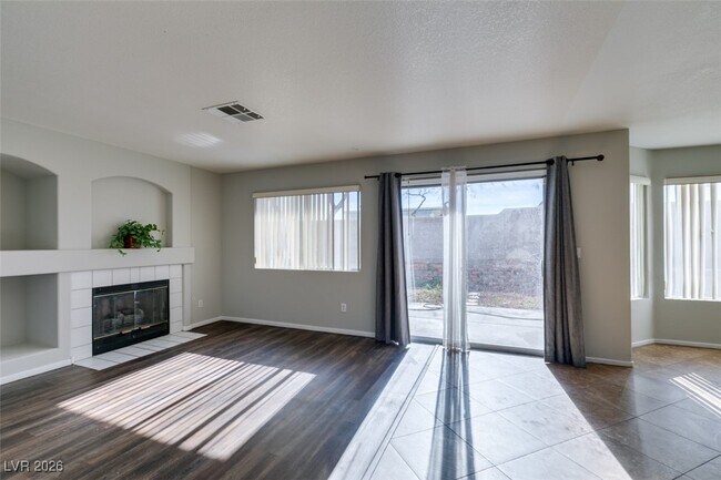 Building Photo - 7809 Calico Flower Ave