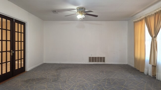 Building Photo - 5008 Bobo Rd