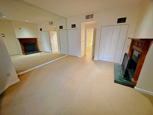 Building Photo - 327 Commonwealth Ave