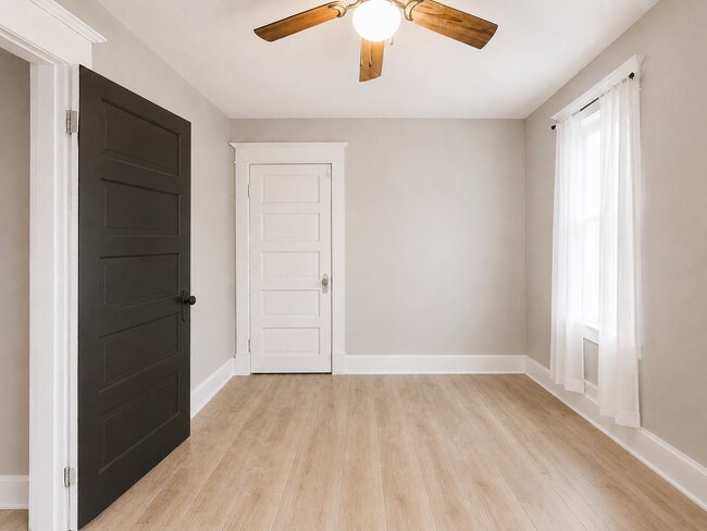 Building Photo - 2024 Westview Dr
