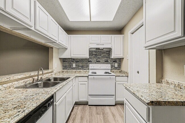 Building Photo - 3607 W Northgate Dr