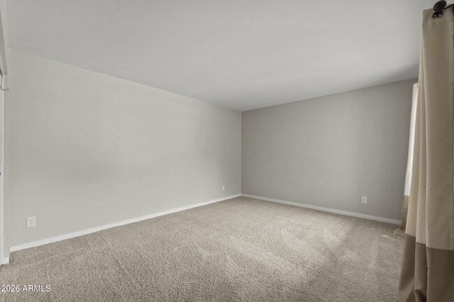 Building Photo - 1229 E Manhatton Dr