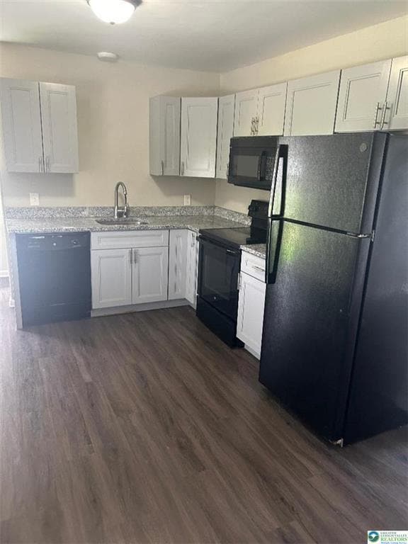 Building Photo - 858 N Van Buren St