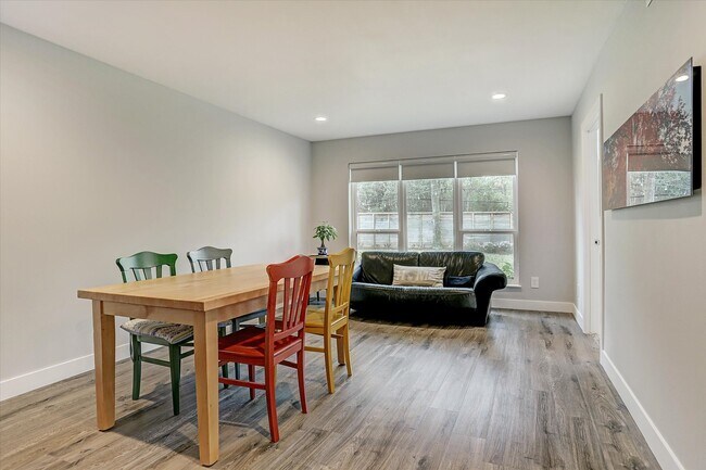 Building Photo - 1101 Guinea Dr