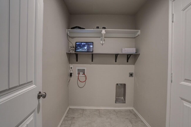 Building Photo - 13308 Avenue V