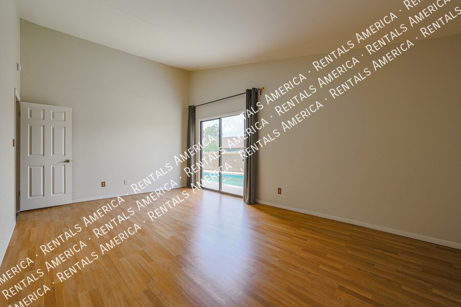 Building Photo - 2160 S Catarina-