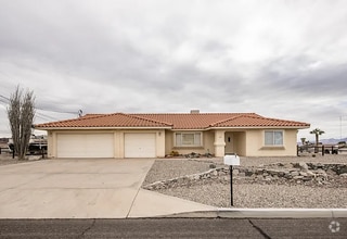 Building Photo - South Side 3 Bedroom Home