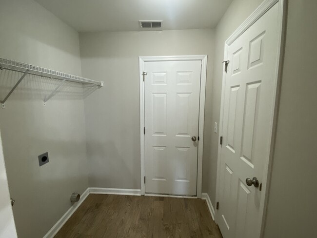 Building Photo - 406 Arbor Oaks Dr