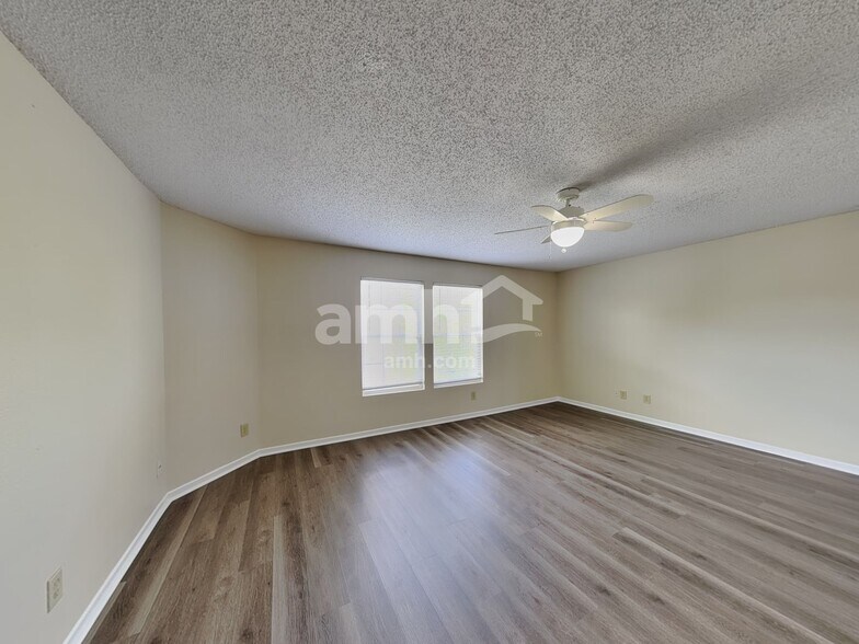 Building Photo - 2940 Hearthside Dr
