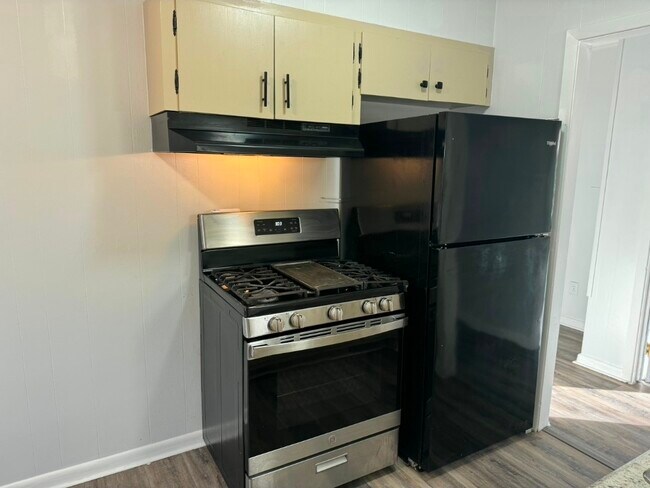 Building Photo - 2662 Carver