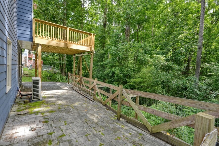 Building Photo - 2245 Mills Wood Run