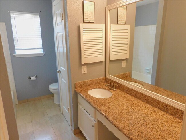 Building Photo - 1338 Leadenhall Cir