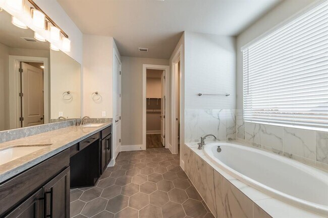 Building Photo - 1012 Sage Thrasher Cir