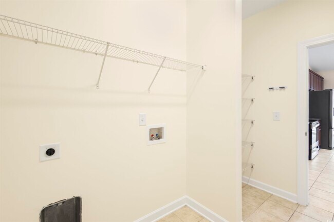 Building Photo - 3284 Saddlewood Cir