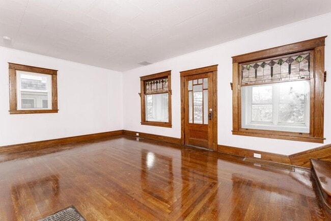 Building Photo - 645 Pawling Ave