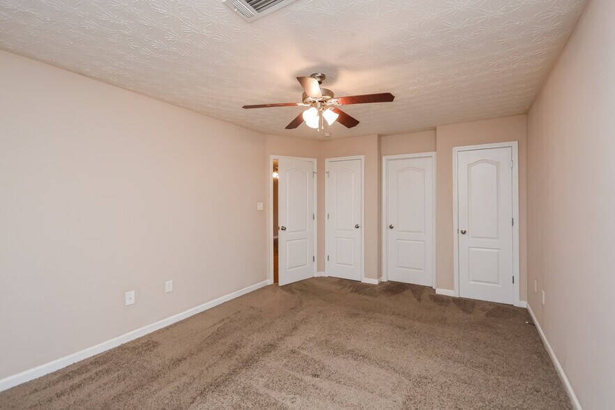 Building Photo - 1053 Wedgewood Ct NE