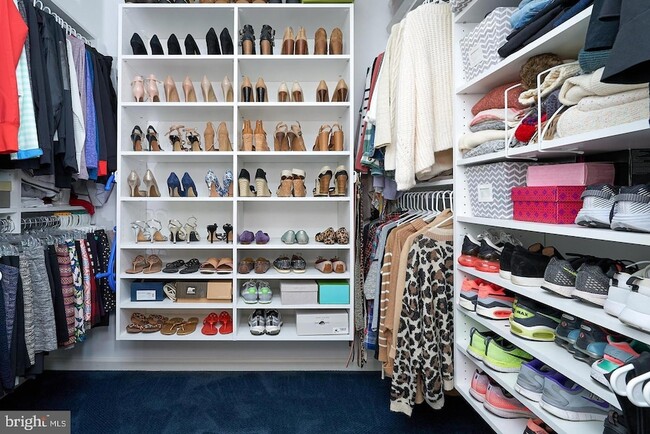 Building Photo - 138 Whispering Oaks Dr