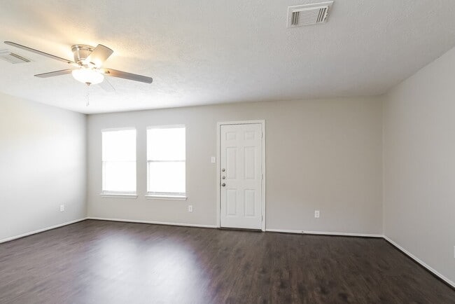 Building Photo - 4931 Winding View Ln