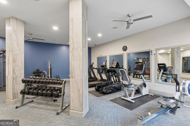 Building Photo - 901 Abernathy Rd NE