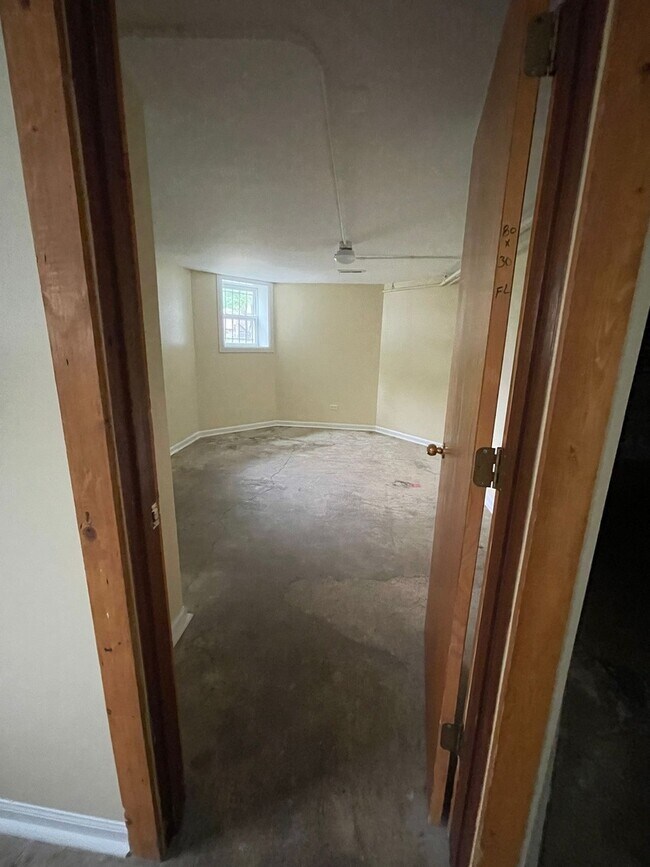 Building Photo - 1500 S Trumbull Ave