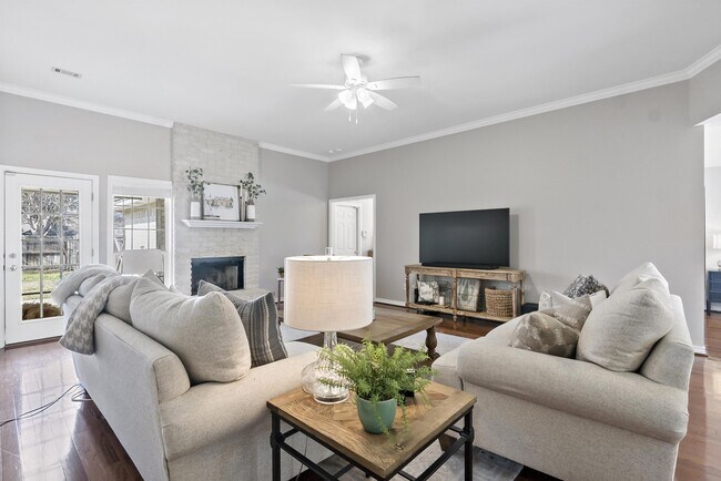 Building Photo - 1317 Baywood Ln