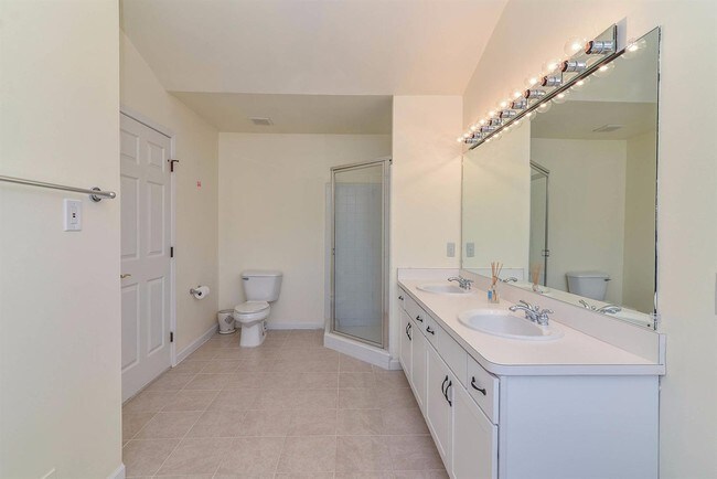 Building Photo - 4993 S Ridgeside Cir