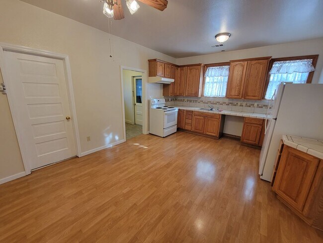 Building Photo - 2 Bedroom 1 Bathroom Home in Corning For R...