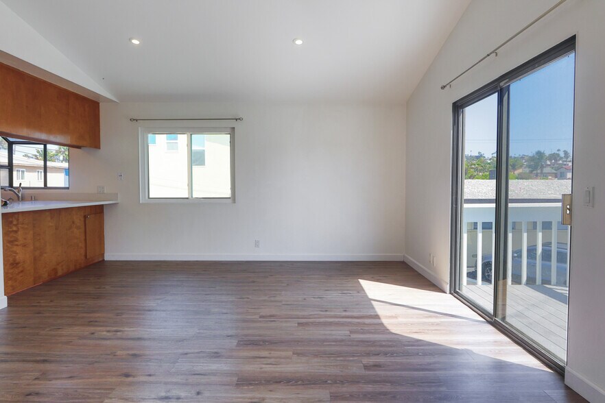 Building Photo - 4928 Narragansett Ave