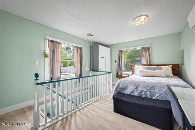 Building Photo - 719 S Shores Rd