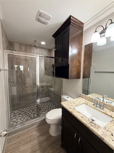 Building Photo - 2005 Pasadena Blvd