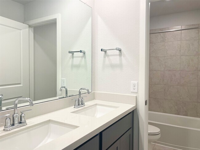 Building Photo - 8475 Harrington Grv Trl