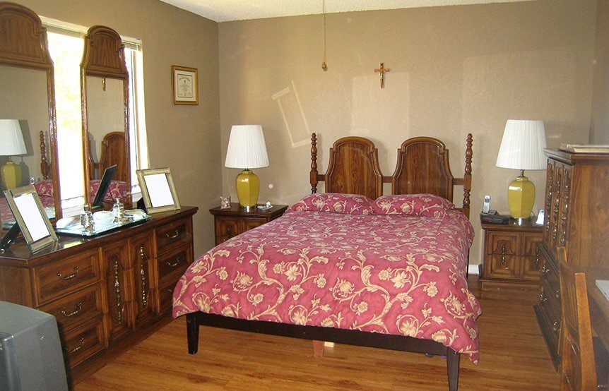 Building Photo - 2406 High Hollow Dr