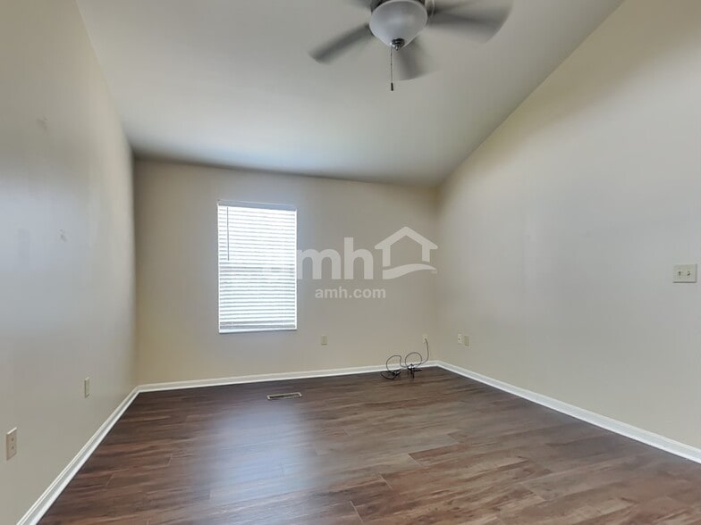 Building Photo - 1837 Cantwell Ct