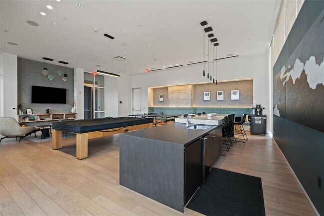 Building Photo - 301 West Ave