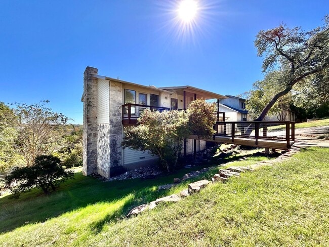 Building Photo - Greenbelt Gem Backing to Walnut Creek – Spacious 3BR Home in Prime North Austin Location