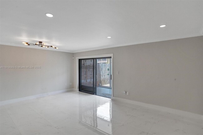 Building Photo - 3945 NE 167th St