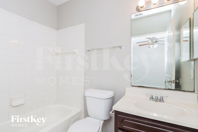 Building Photo - 112 Marsh St