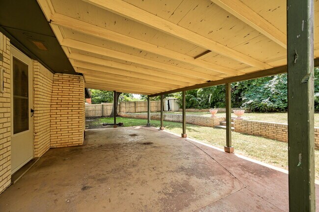 Building Photo - 4012 NW 62nd Terrace