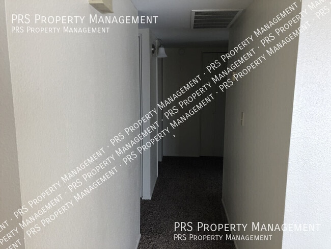 Building Photo - 26 E Duke Dr