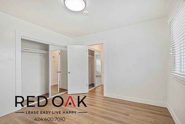 Building Photo - 515 S St Andrews Pl