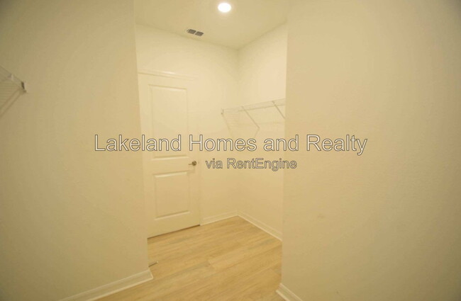 Building Photo - 4060 Radiant Mountain Dr