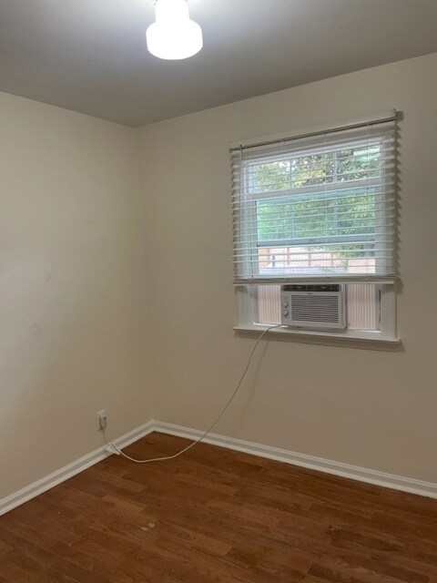 Building Photo - 1347 S 900 E