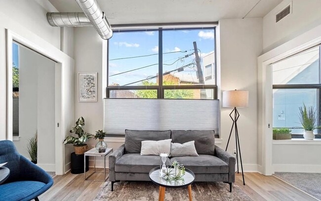 Building Photo - Modern 2BR, 2BA Industrial-Chic Living in ...