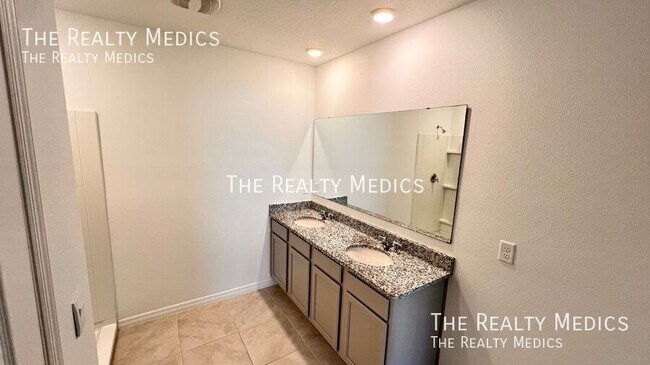 Building Photo - 5239 Mahogany Dr