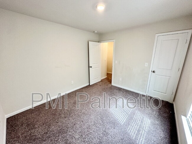 Building Photo - 335 Chetsley Dr