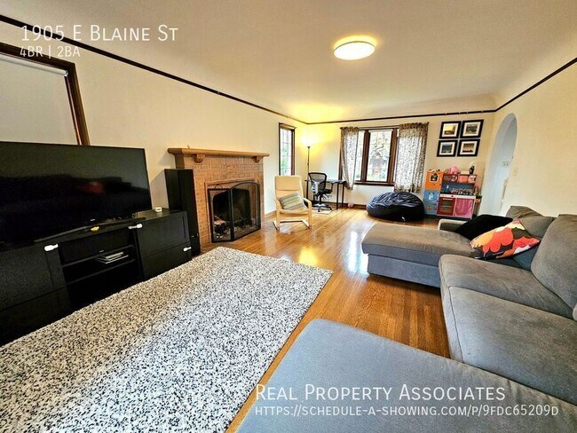 Building Photo - 1905 E Blaine St